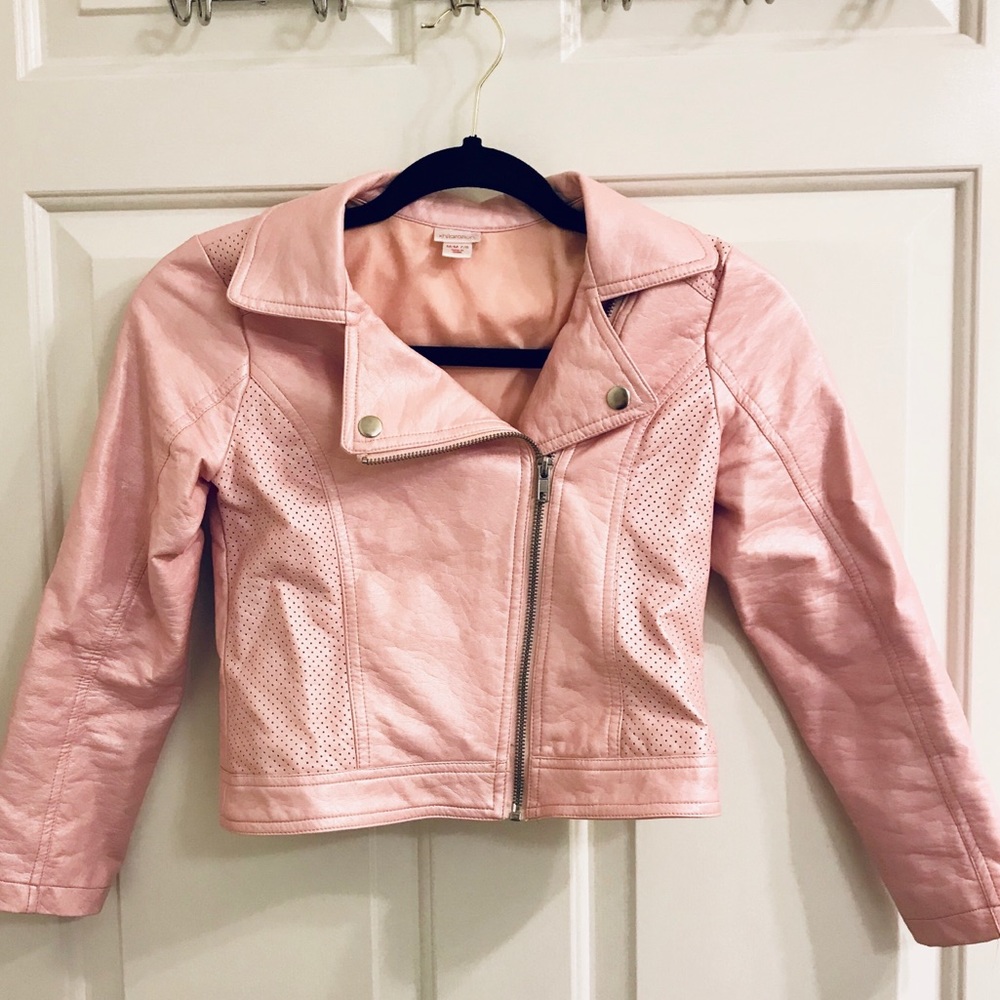 Girl’s pink, faux leather, moto jacket. 😍